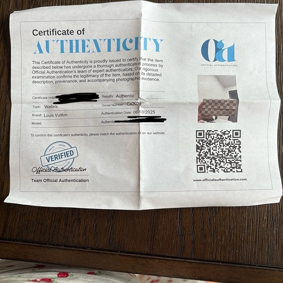 LV Damier Wallet with COA - Picture 7 of 7